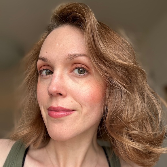 Meet your Posher, Jessica - Picture 1 of 1